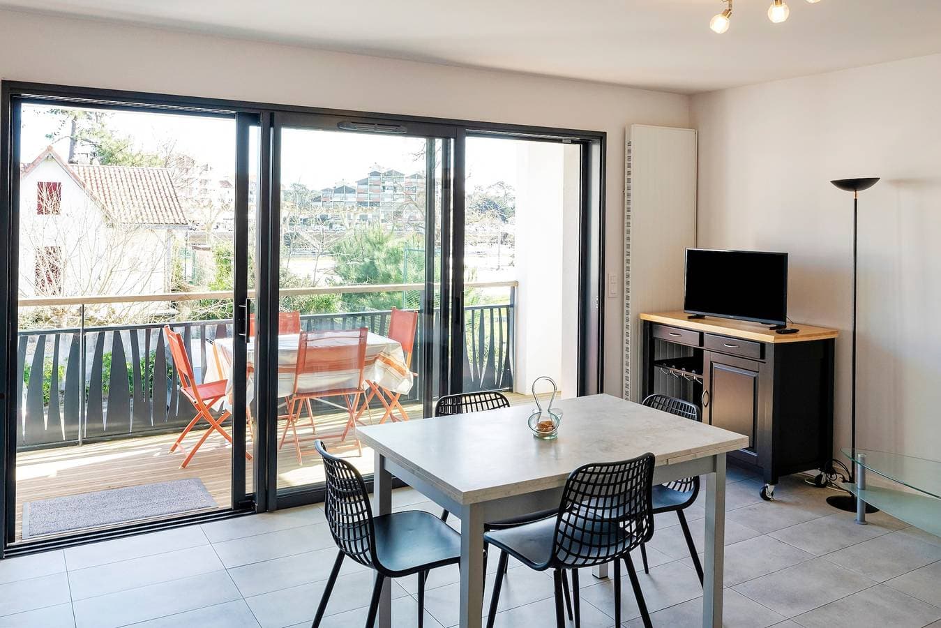 Foto 4 von 31: Imarena – Hochwertige Wohnung mit Hafenblick, Balkonen und Privatem Parkplatz in Capbreton