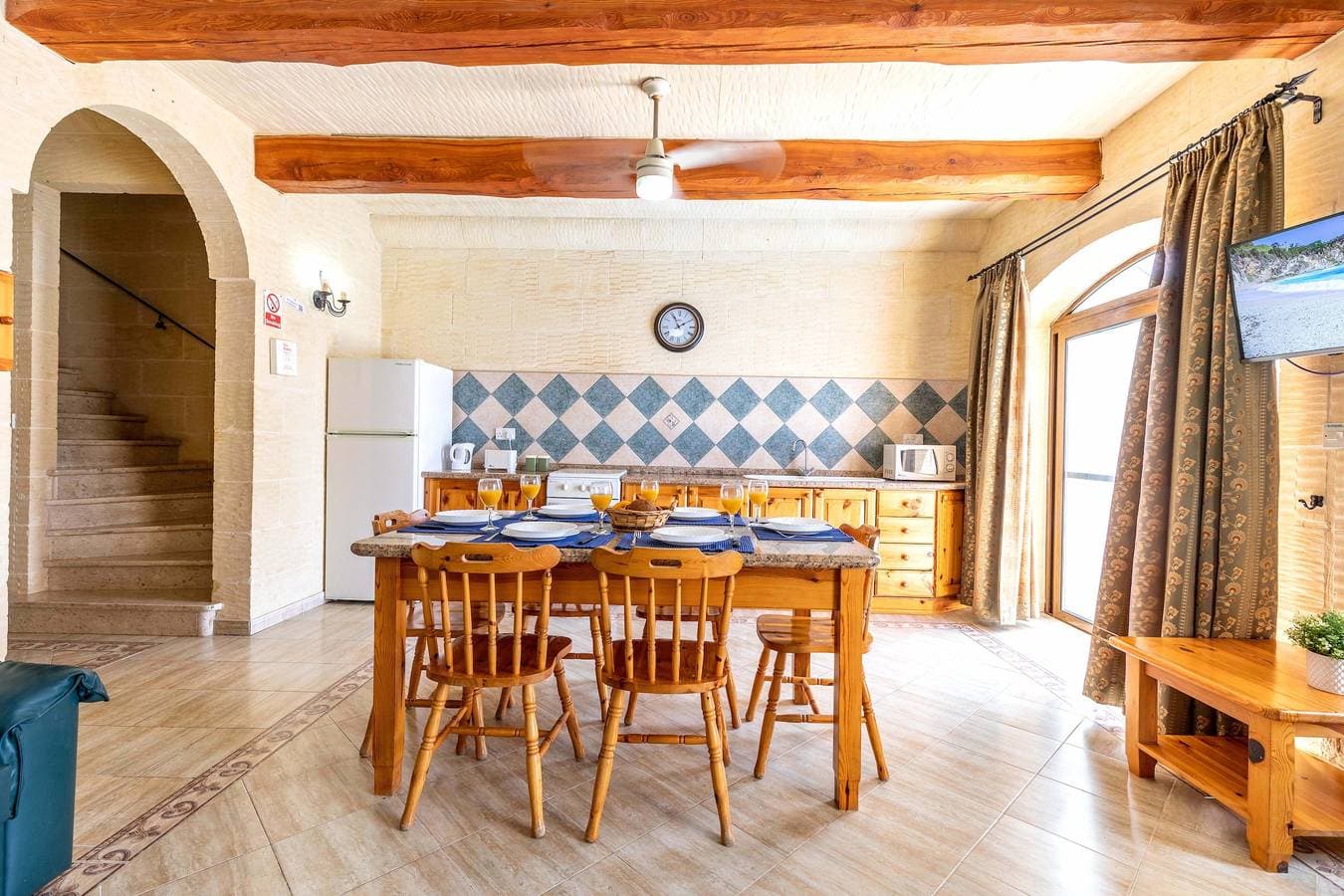 Foto 11 von 24: Villa für 7 Personen mit Balkon