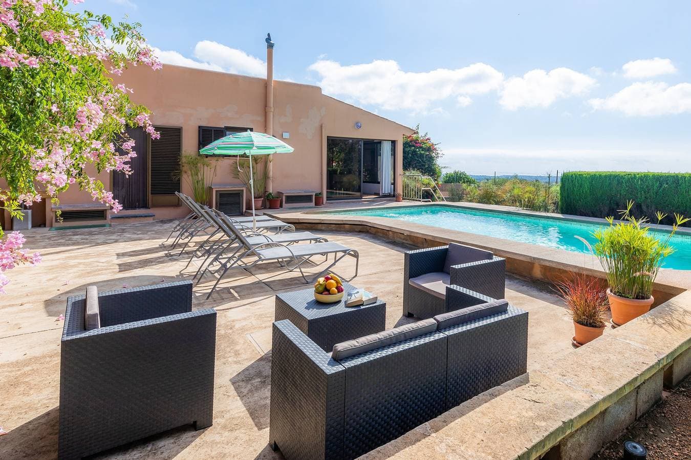 Foto 6 von 27: Schöne Villa mit Pool, WLAN, Terrassen, Garten und herrlichem Blick; Parkplätze vorhanden