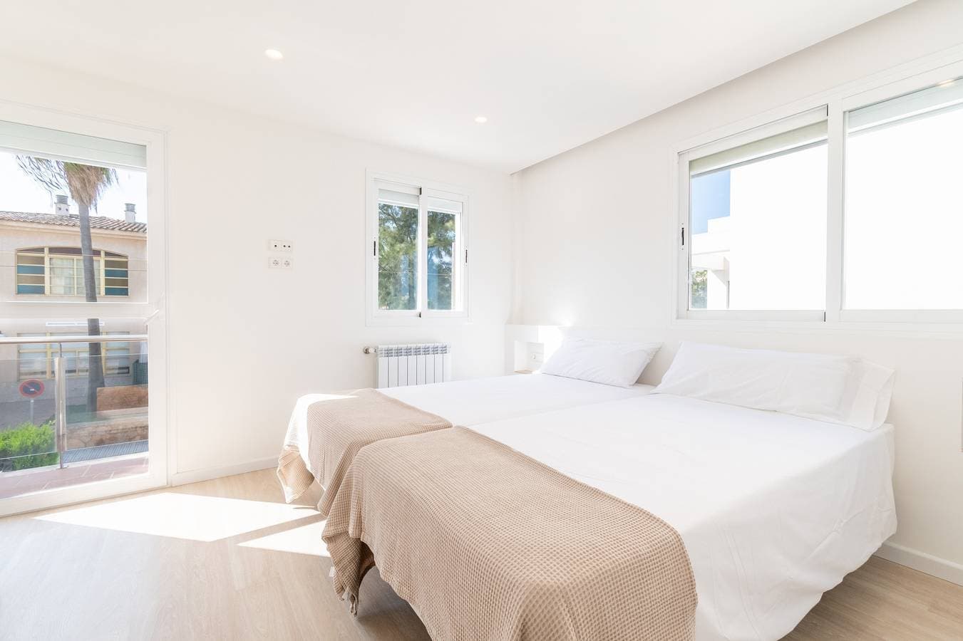 Foto 3 von 21: Apartment 'Las Palmeras 1' mit Gemeinschaftspool, WLAN und Klimaanlage