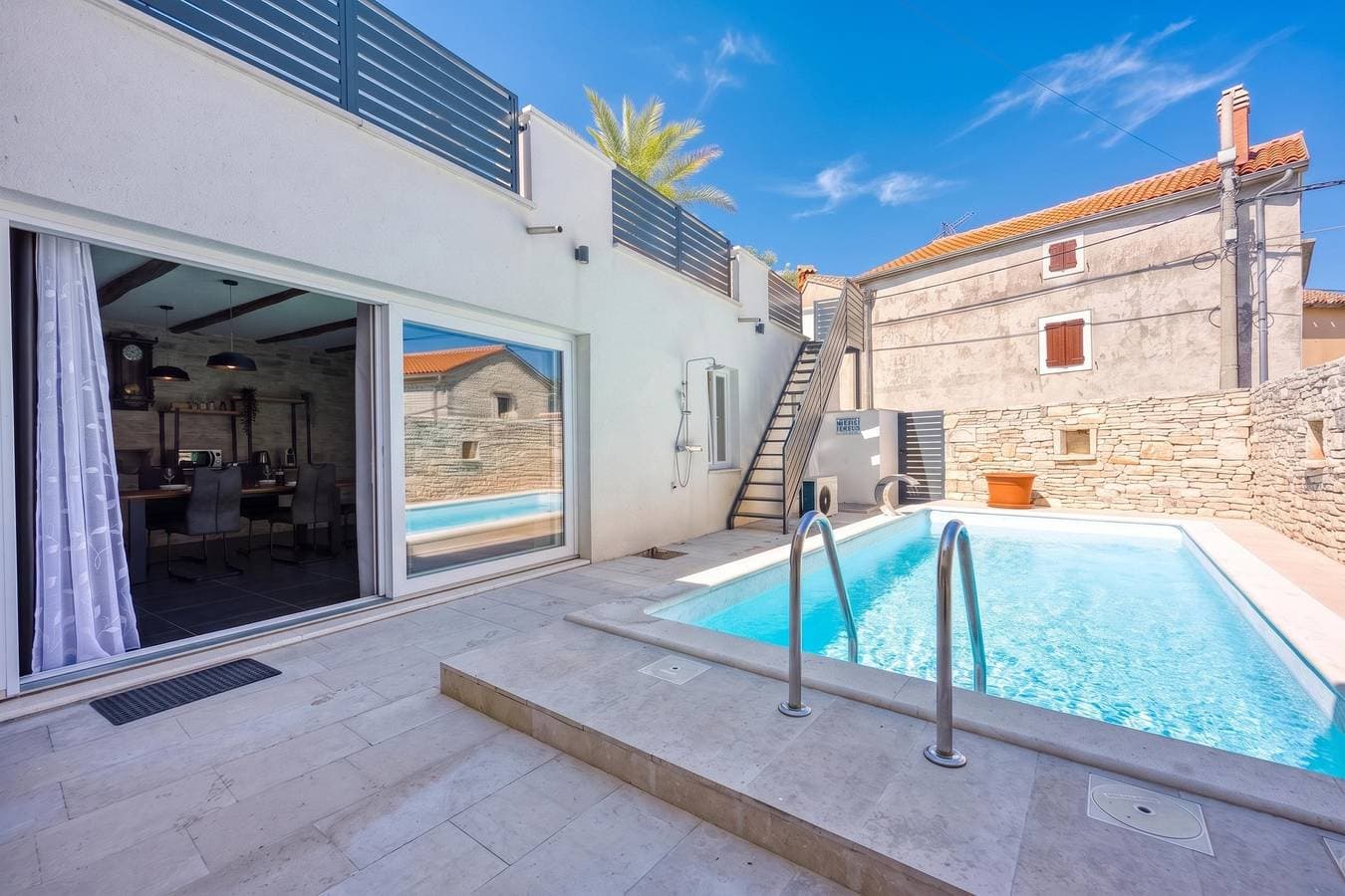 Villa Galant with Pool and Sauna 1