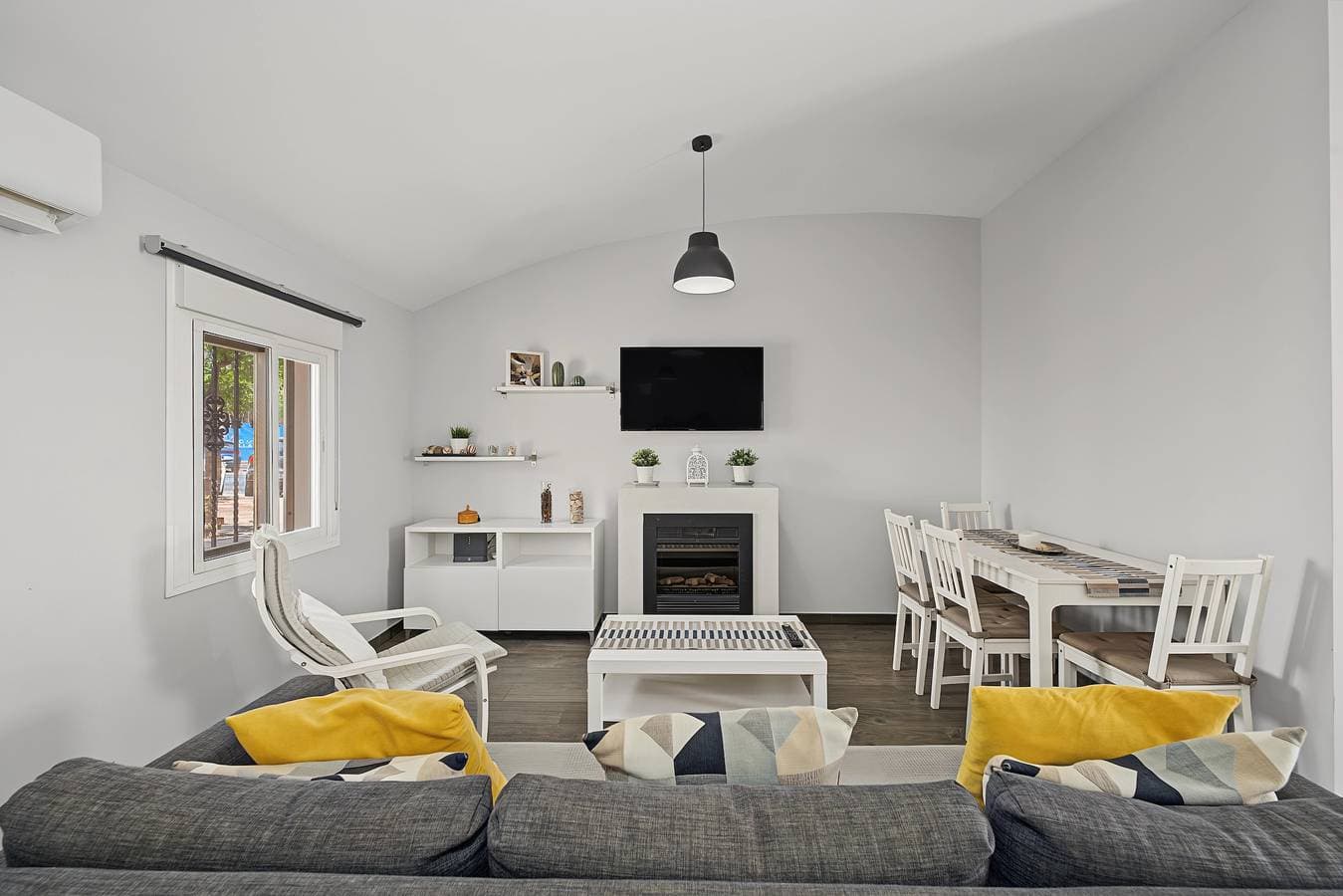 Foto 5 von 41: Casa Alma Marbella: private Terrasse, WLAN und Klimaanlage