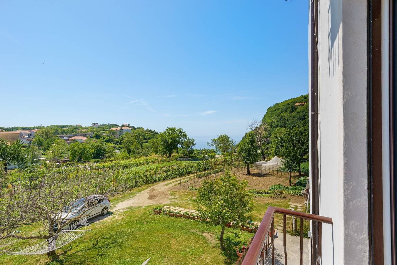 Foto 3 von 21: Ferienwohnung 'Familiare A Due Passi Dal Sentiero Degli Dei' mit Meerblick, Wi-Fi und Klimaanlage