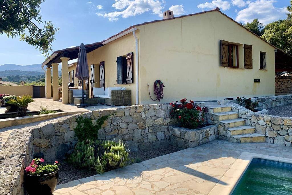 Foto 5 von 47: Ferienhaus mit Pool und herrlichem Blick in Mons