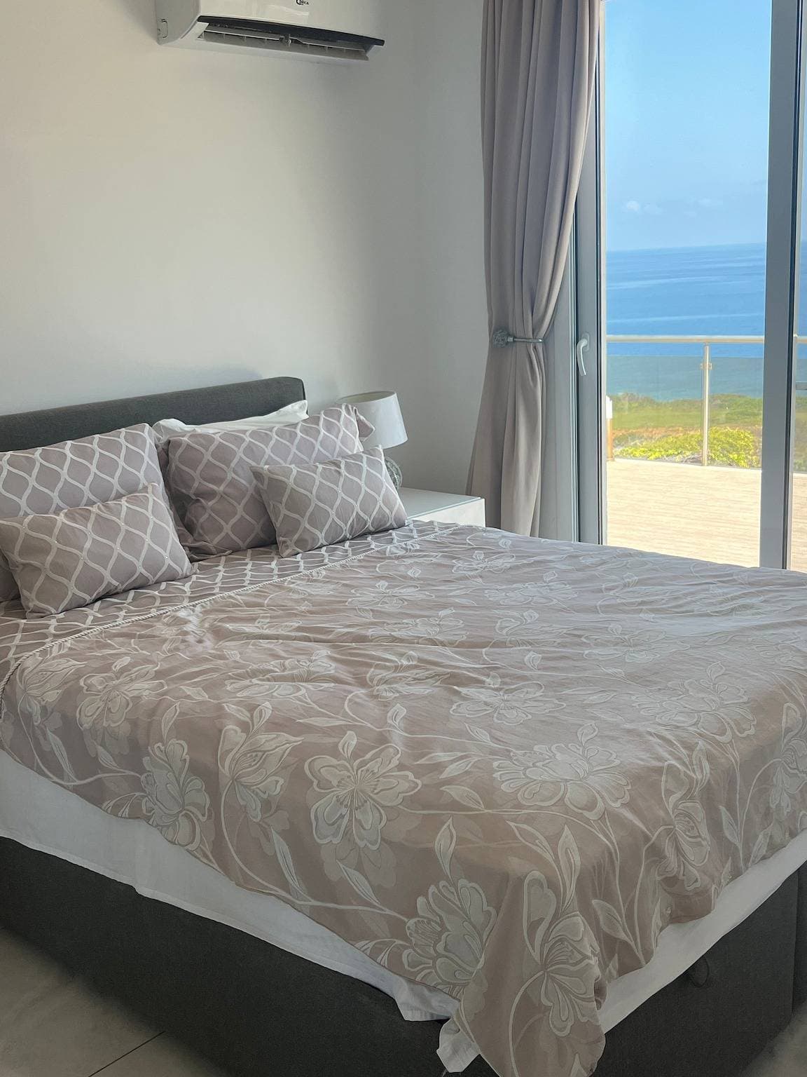 Foto 12 von 32: Private Poolvilla · Familienhaus in Bahceli