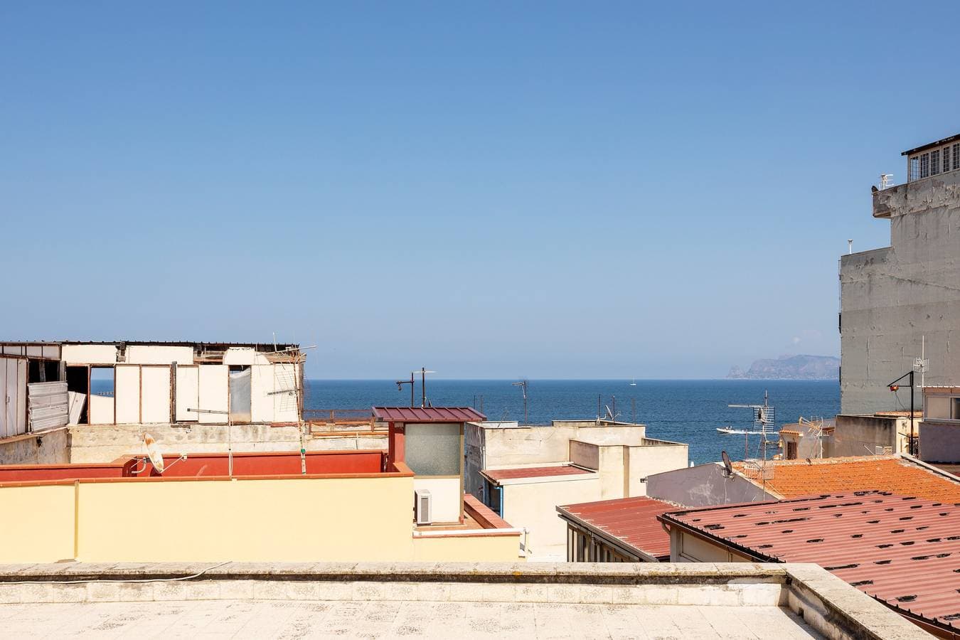Foto 2 von 26: Ferienhaus 'Piazzetta Al Mare' mit Meerblick, WLAN und Klimaanlage