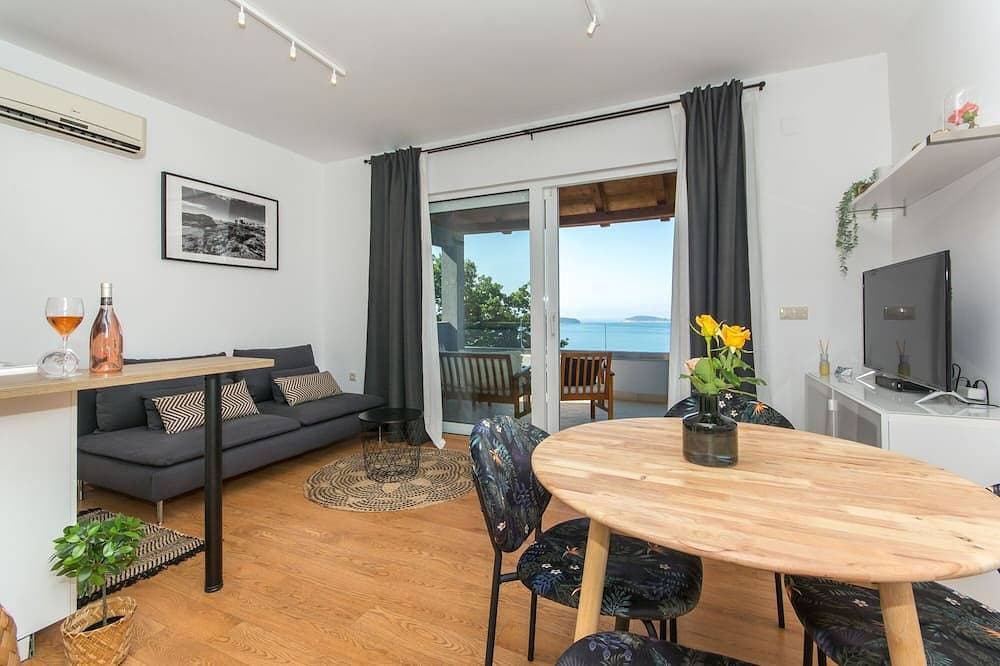 Foto 10 von 30: Dreamhouse Soline Sea View, Pool and Jacuzzi Green Studio Apartment