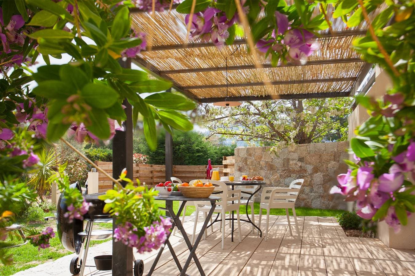 Neue Wohnung "Magnolia", Pergola-Terrasse, privater Garten - 2 4 Personen 1