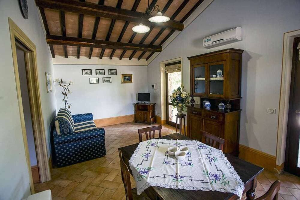 Foto 7 von 18: Fiordaliso Wohnung in Bauernhaus mit Garten und Pool