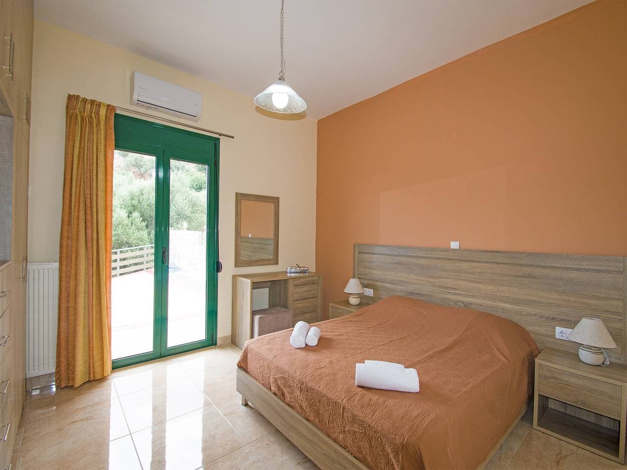 Foto 11 von 20: Haus am Strand von Souda mit Pool