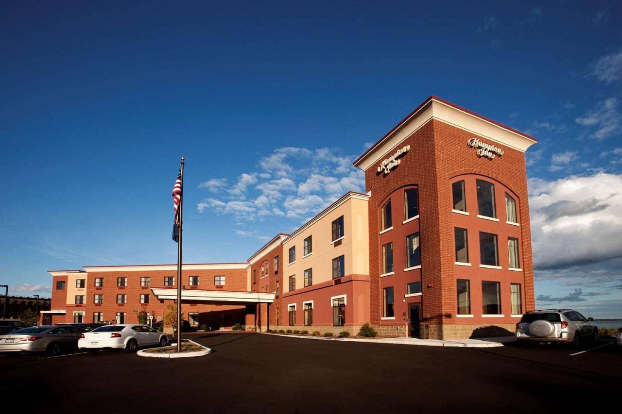 Hampton Inn Marquette-Waterfront 1