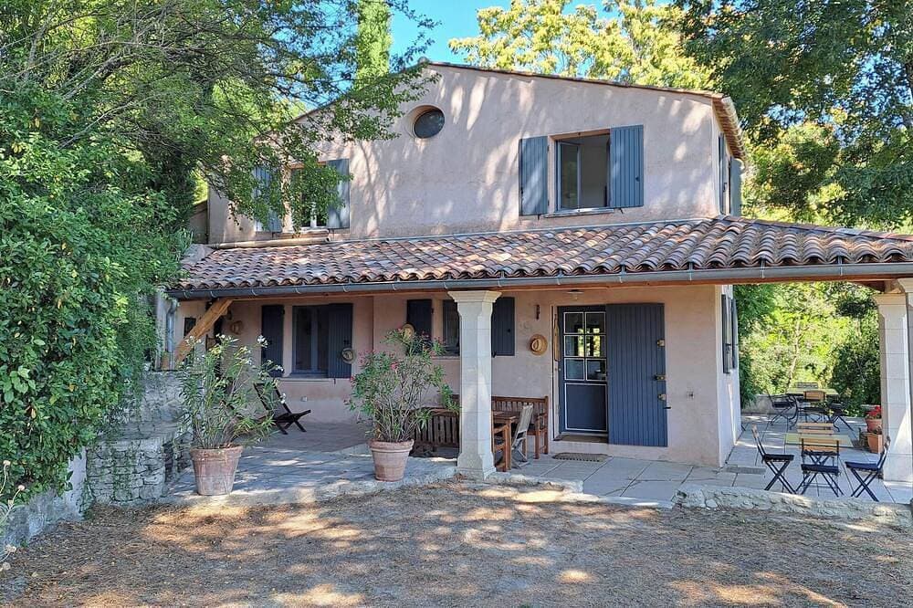 Schönes Einfamilienhaus mit Pool, absoluter Privatsphäre und Blick auf den Lubero 1