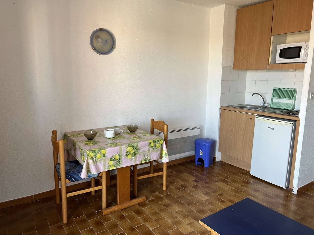 Foto 3 von 13: Studio im Zentrum mit Swimmingpool, Balkon und Strandnähe