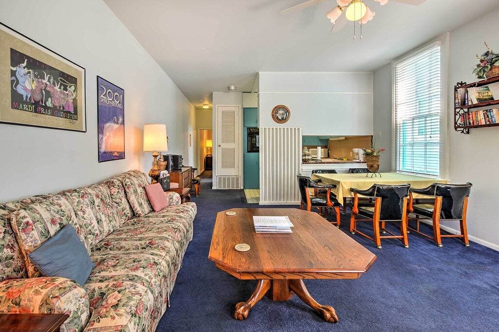 Foto 4 von 33: Galveston 'Bishop's Bungalow' 6 Blocks zum Strand!