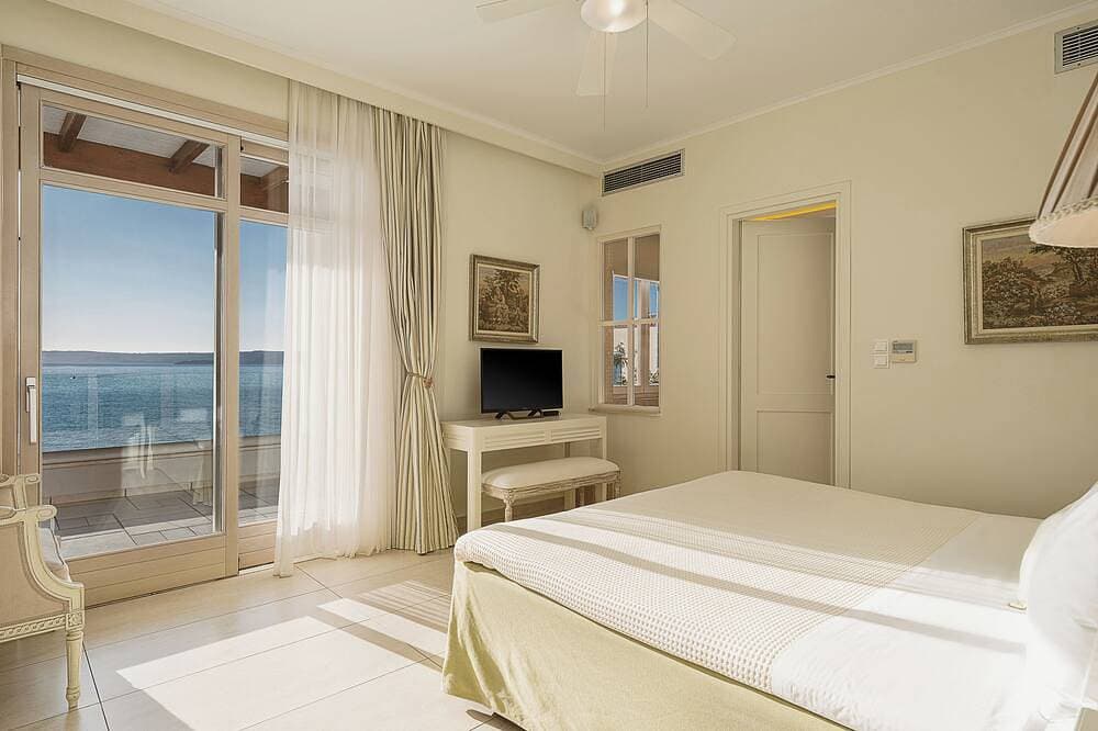 Foto 2 von 30: Willkommen im Paradies! Luxusvilla am Meer mit beheiztem Pool und herrlichem Meerblick