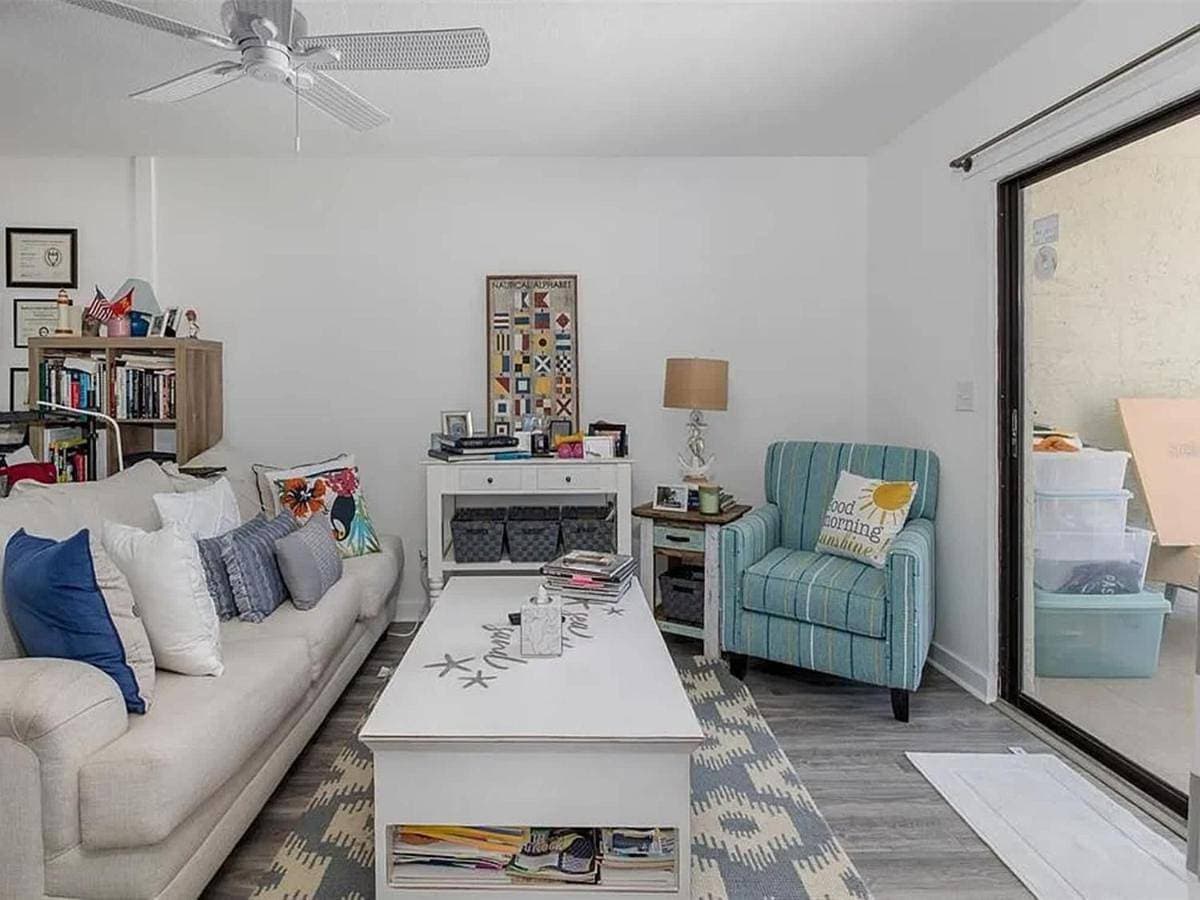 Cozy 2-Bedroom Apartment Near the Water 1