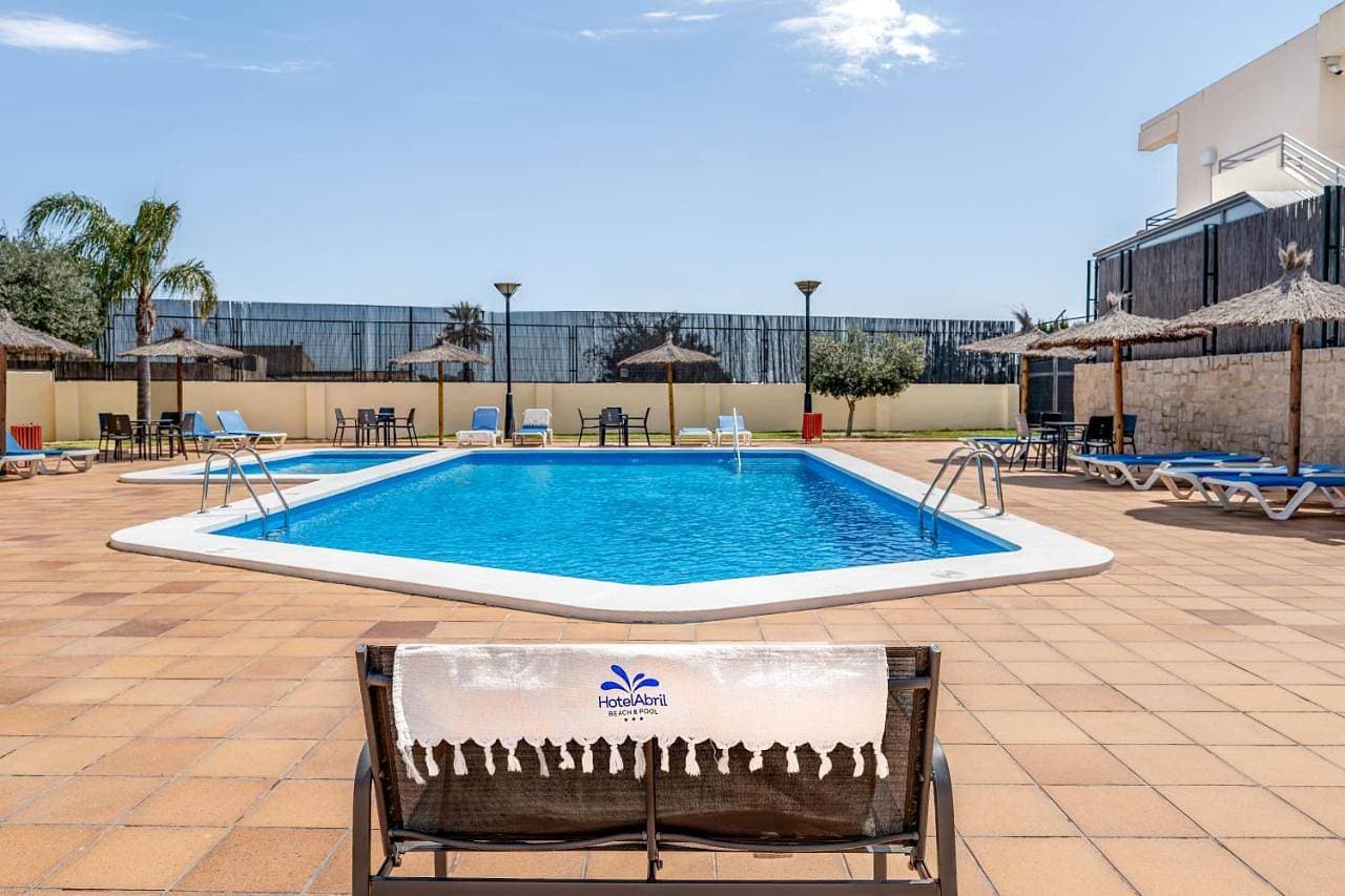 Hotel Abril 1