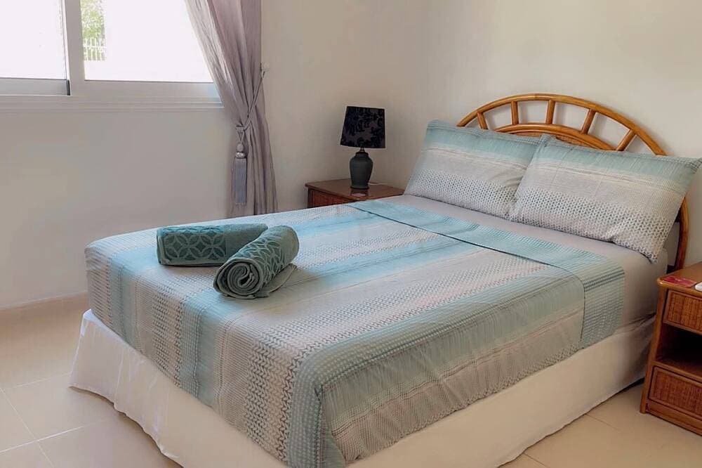 Foto 4 von 30: Erdgeschosswohnung mit Pool, A / C, TV, Dvd, WIFI, Patio und privatem Parkplatz