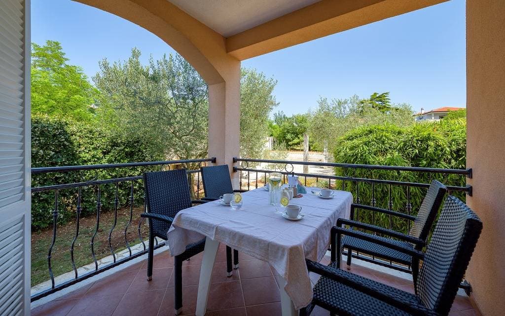 Foto 10 von 54: Ferienwohnung in Bašanija mit Terrasse, Klimaanlage, W-Lan (113-2)