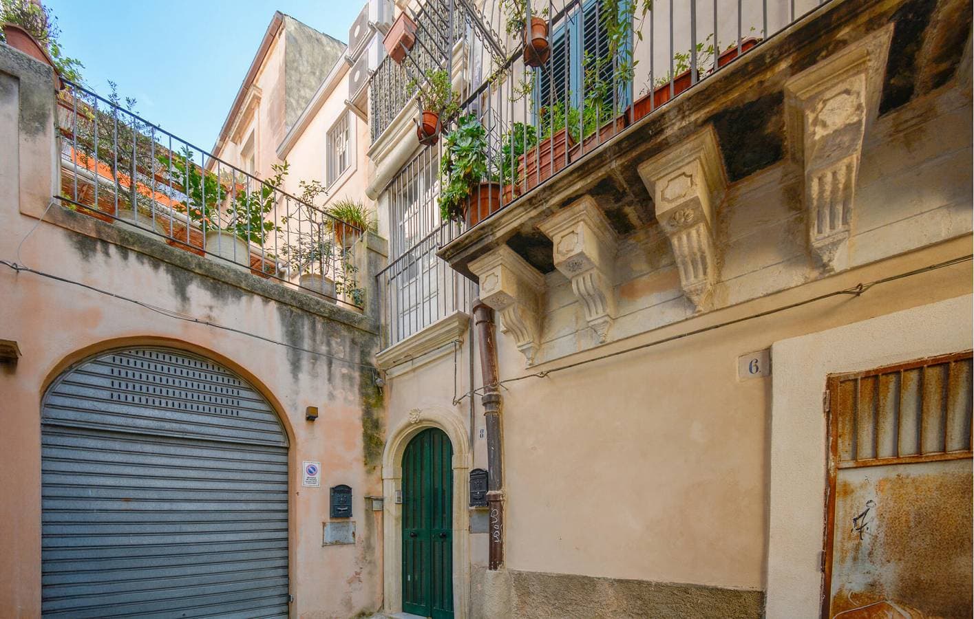 Gemütliche Wohnung in Modica – Terrasse, WLAN, Klimaanlage, Parkplatz – Stadt und Restaurants zu Fuß erreichbar 1