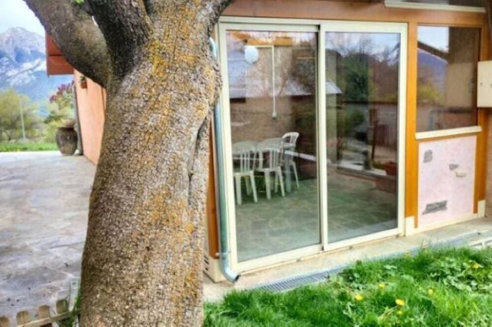 Foto 5 von 13: Appartement Pour les Amoureux de la Nature: Lac, Plan D'eau, Randos en Montagne