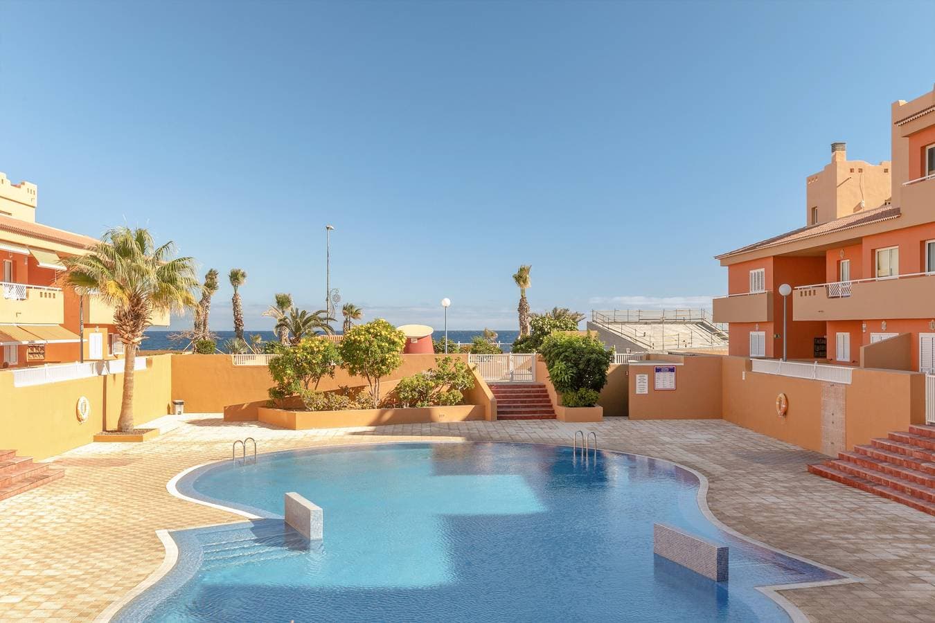 Foto 2 von 30: Ferienhaus 'Vista Mar' mit Meerblick, Gemeinschaftspool und WLAN