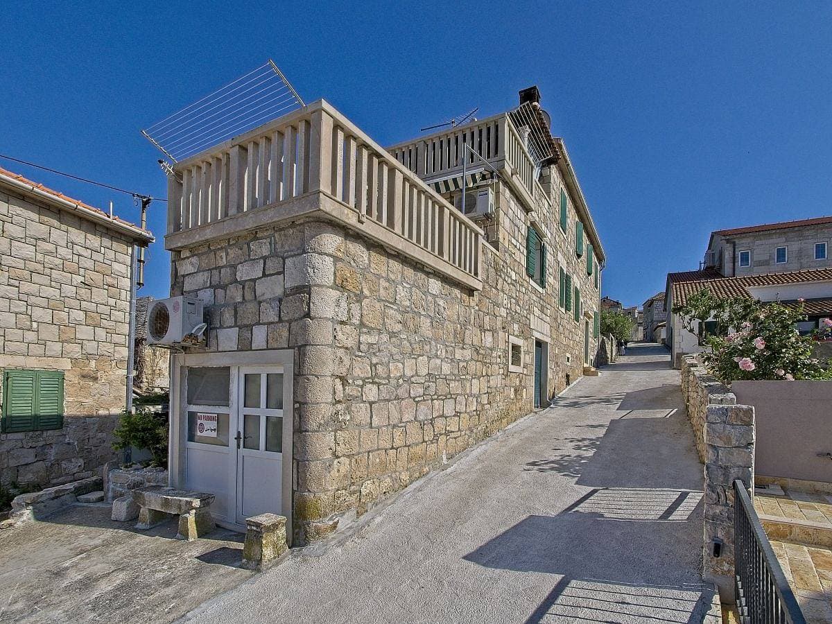 Foto 3 von 26: 2-Zimmer-Ferienwohnung mit Terrasse und Meerblick Postira, Brac A-11582-a