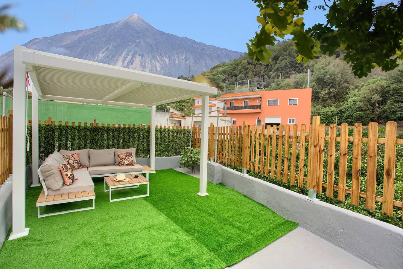 Foto 2 von 29: Ferienhaus 'Los Abuelos 2 Icod' mit Bergblick, Gemeinschaftsterrasse und WLAN