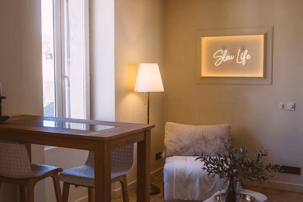 Foto 11 von 20: La Suite Suspendue – rooftop privé, cinéma & vue château