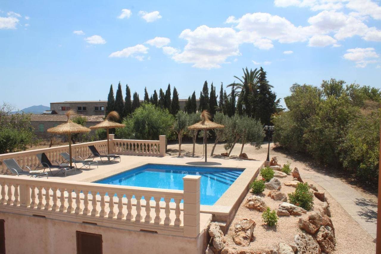 Es Lladoner Villa 1