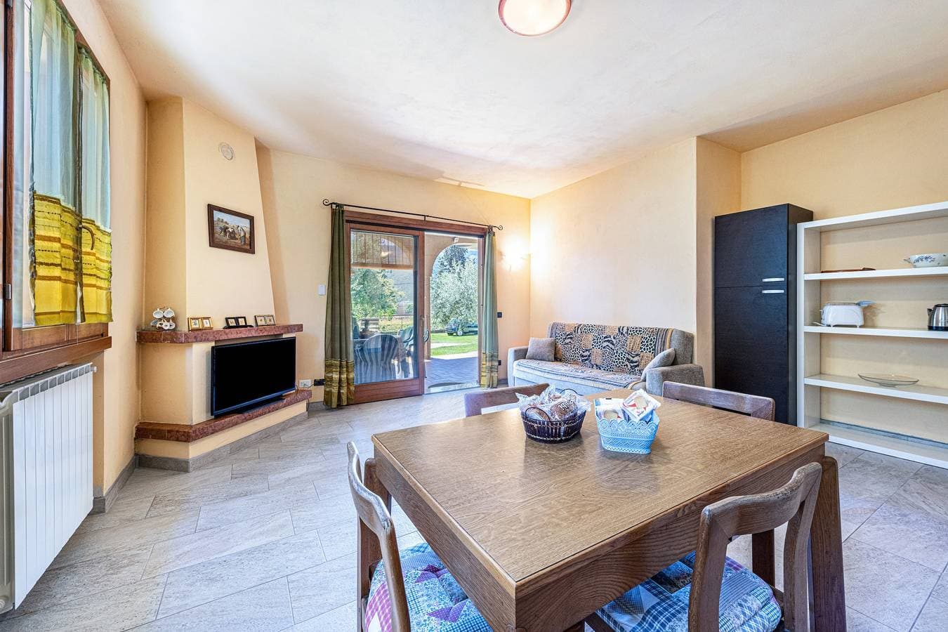 Foto 10 von 23: Ferienwohnung 'Casa Caterina' mit Seeblick, Garten und WLAN