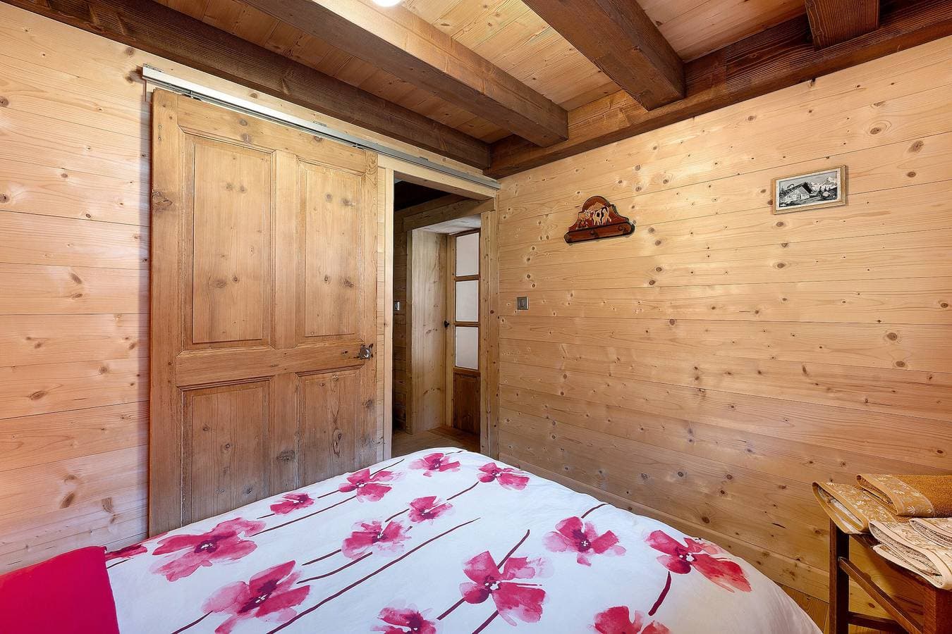Foto 11 von 24: Gästezimmer im Chalet mit Bergblick, privater Terrasse und Garten