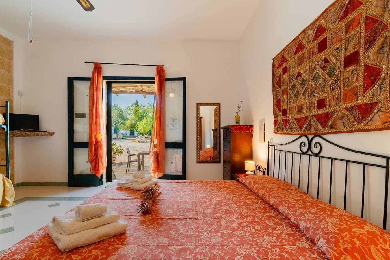 Foto 9 von 29: Ferienwohnung "Domus Mea Salento Arazzo Rosso" mit Gemeinschaftspool, Gemeinschaftsterrasse und WLAN