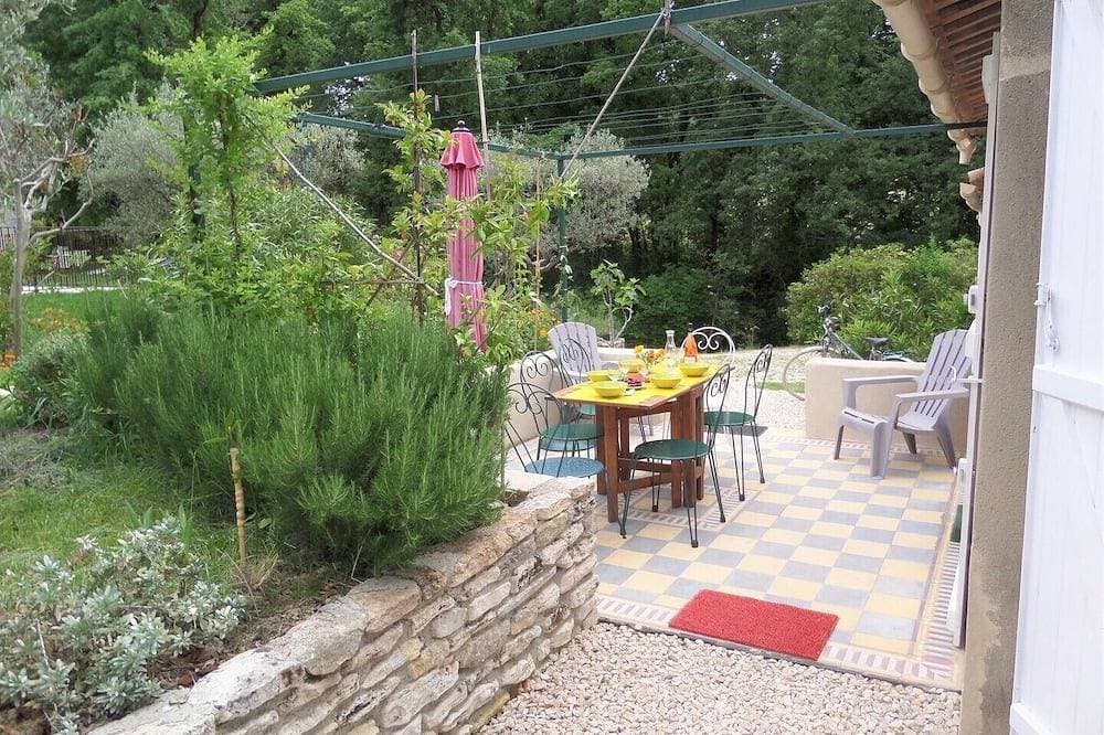 Foto 11 von 14: Lovely Mazet with shared, heated, secure swimming pool
