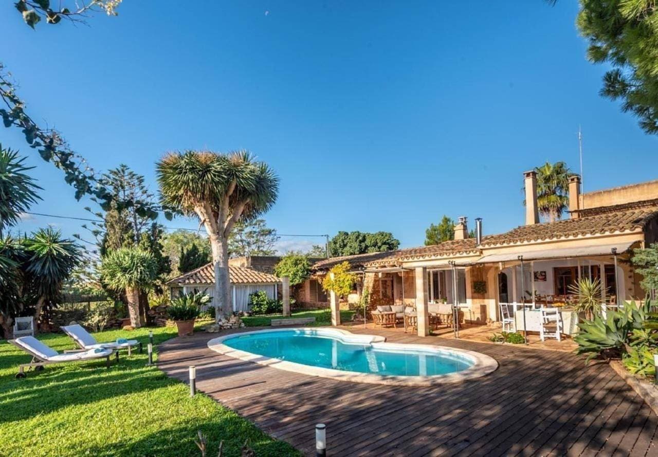 Charmante Finca mit wunderschönem Garten 1