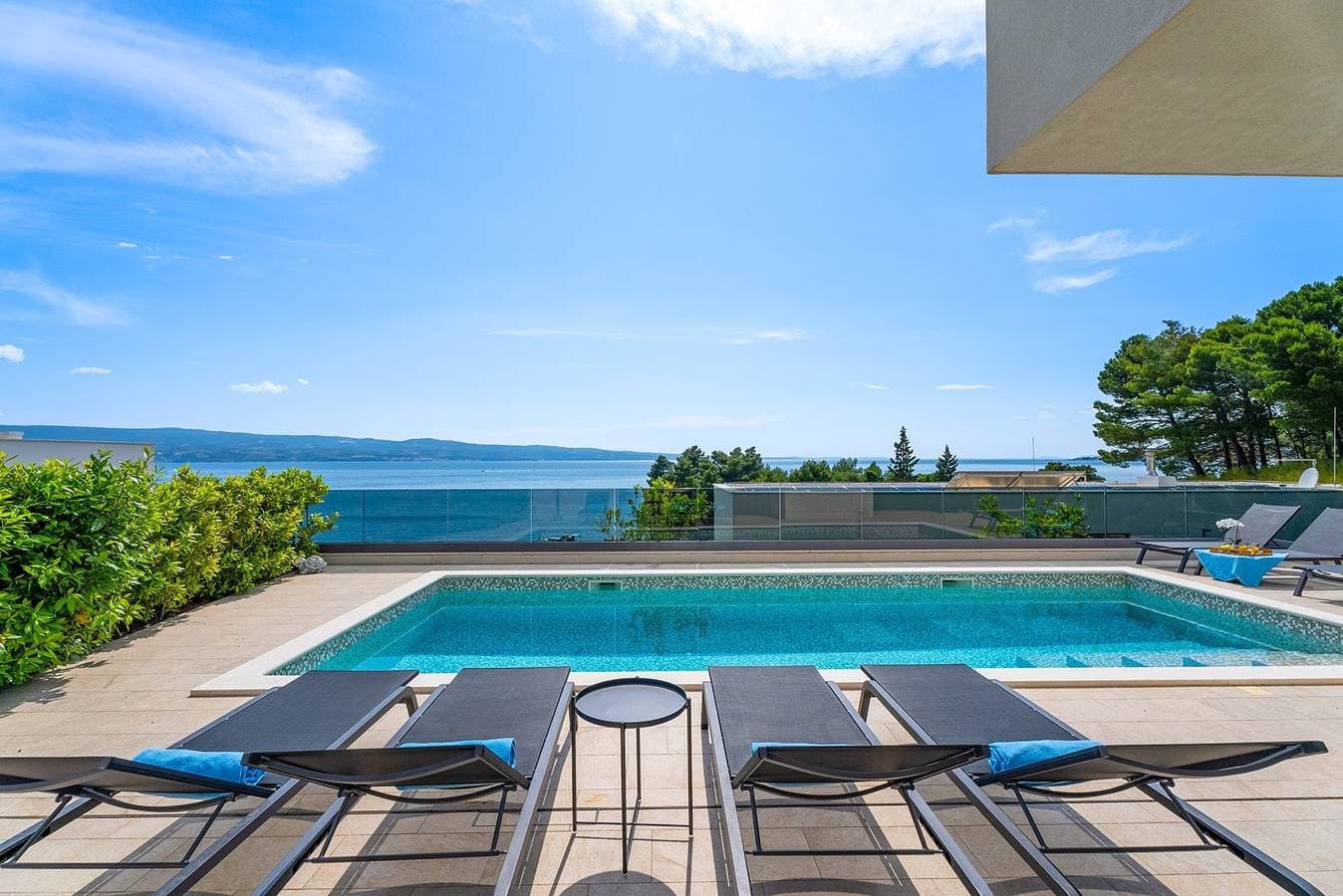 Neu! Luxus, direkt am Meer Villa Ivan mit beheiztem Pool nur 100 m vom Strand 1