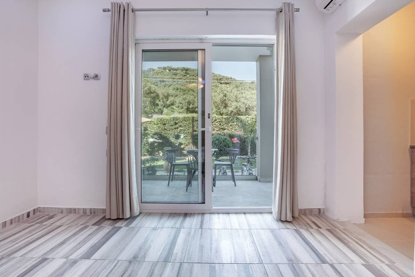 Foto 11 von 31: Einzimmerwohnung "Villa Dionysia S1" in Strandnähe mit Gemeinschaftspool und WLAN