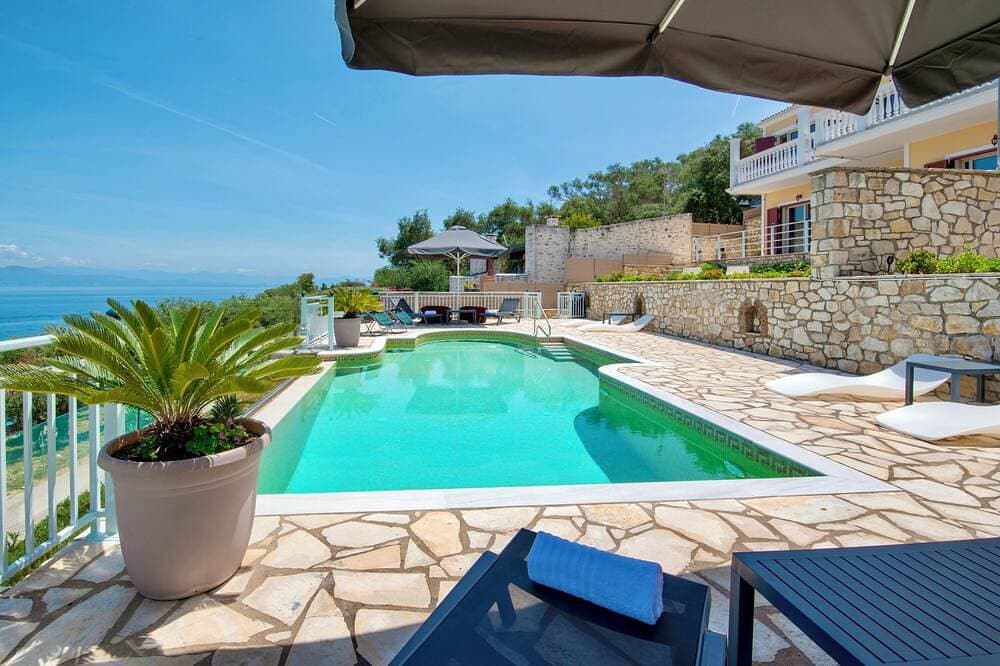 Foto 13 von 22: La Maisonnette | Romantic escapism with panoramic sea views and Infinity pool