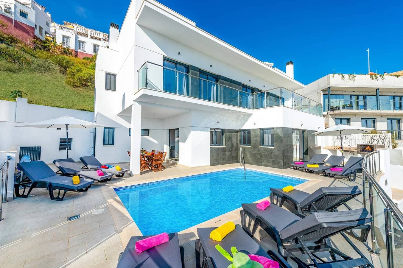 Foto 2 von 32: Villa für 10 Personen mit Garten