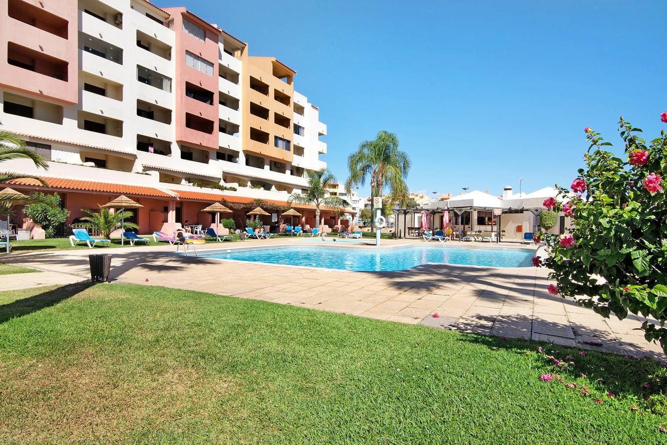 Foto 2 von 22: Studio "Belavista House" mit Privater Terrasse, Gemeinschaftspool und WLAN
