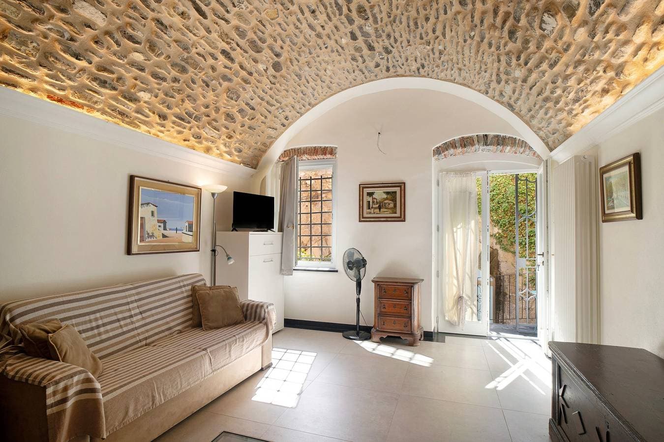 La credenza, borgo dei pescatori 1