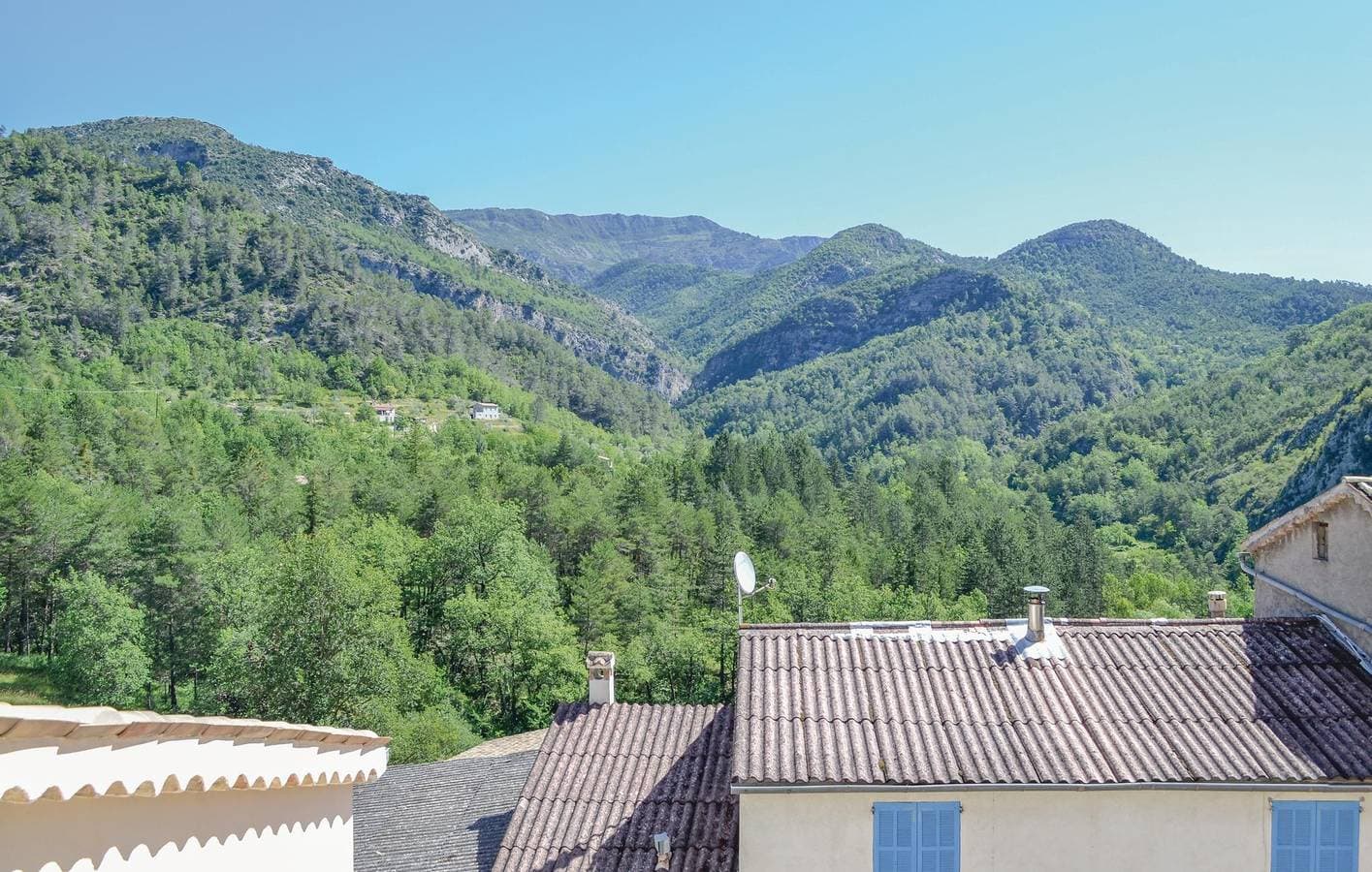 Foto 3 von 25: 2km zu Roquestéron-Grasse & L'Estéron: TV, Kabel, Freezer & More