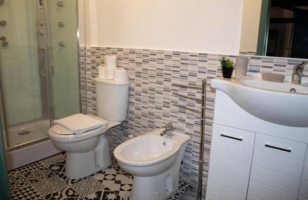 Foto 7 von 11: Double Room with Private Bathroom