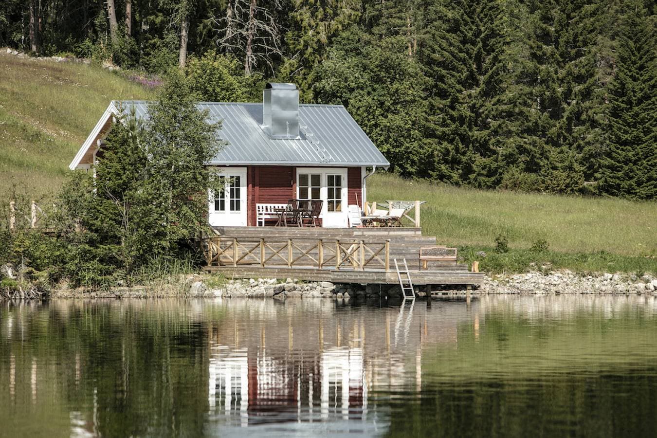 Traumlage mit riesiger Terrasse direkt am See 1
