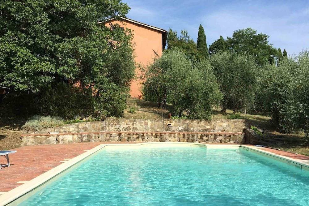 Villa mit Pool mit herrlichem Blick, 22 km von Florenz 1