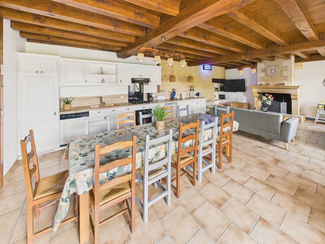 Foto 4 von 26: Joli gîte pour 12 avec jardin et terrasse