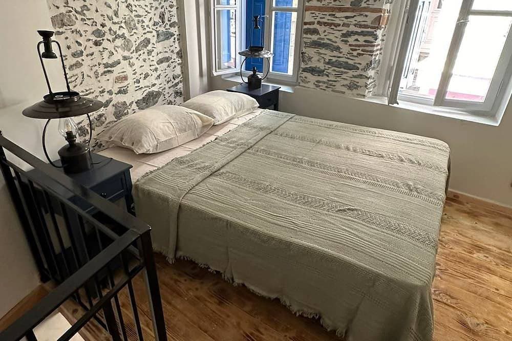 Foto 4 von 27: Plomari Geometer House: 1br with WiFi, AC