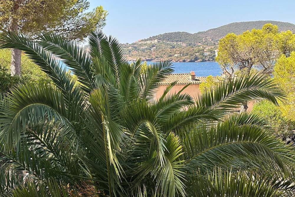 Foto 13 von 18: Awesome apartment in Agay with house sea view