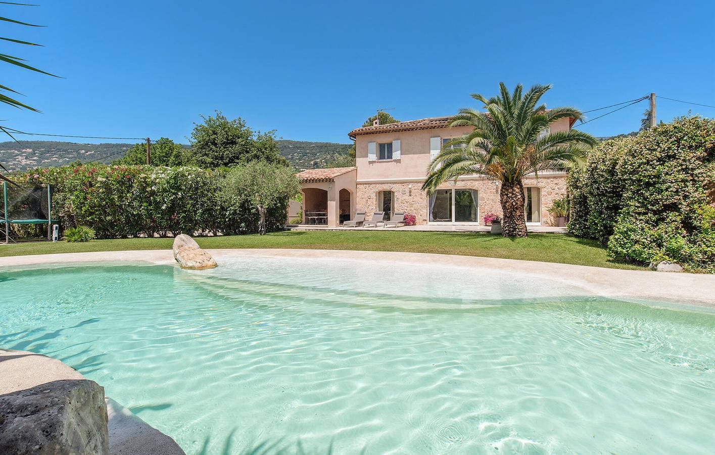 Ruhiges Apartment mit Pool, Terrasse & WiFi, 900m zum Luxus Gourmet Restaurant 1