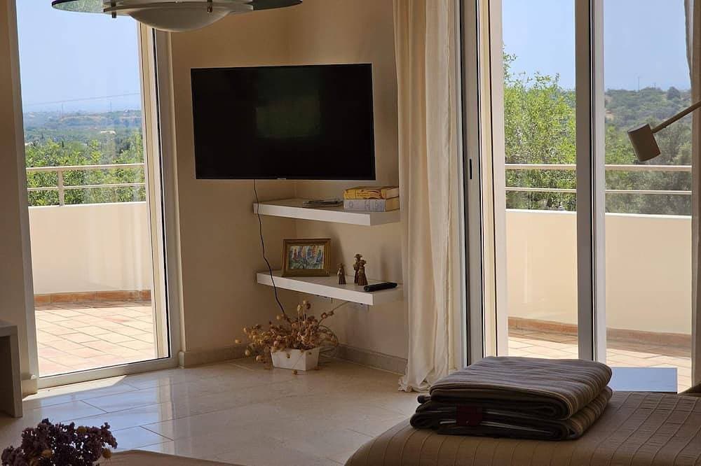 Foto 6 von 26: Apartamento no 1º Andar em Moradia no Campo
